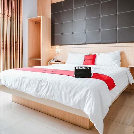 Reddoorz Premium At Hotel T-One Jambi Tanjungjohor Zewnętrze zdjęcie
