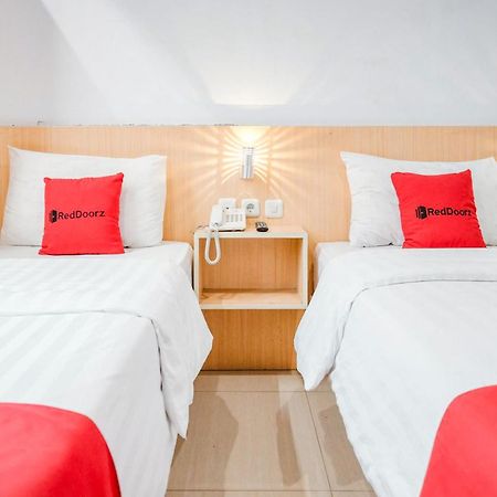 Reddoorz Premium At Hotel T-One Jambi Tanjungjohor Zewnętrze zdjęcie