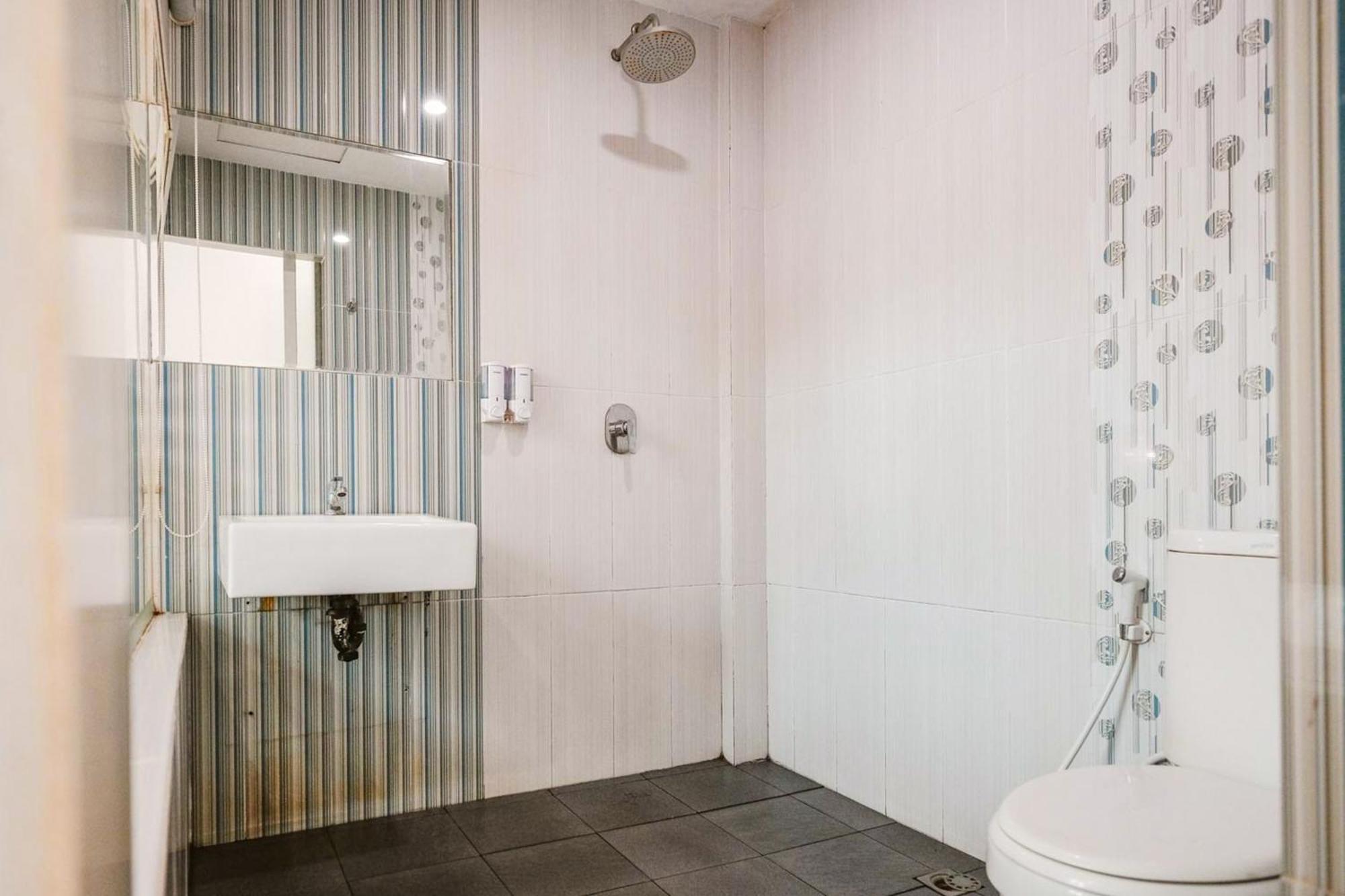 Reddoorz Premium At Hotel T-One Jambi Tanjungjohor Zewnętrze zdjęcie