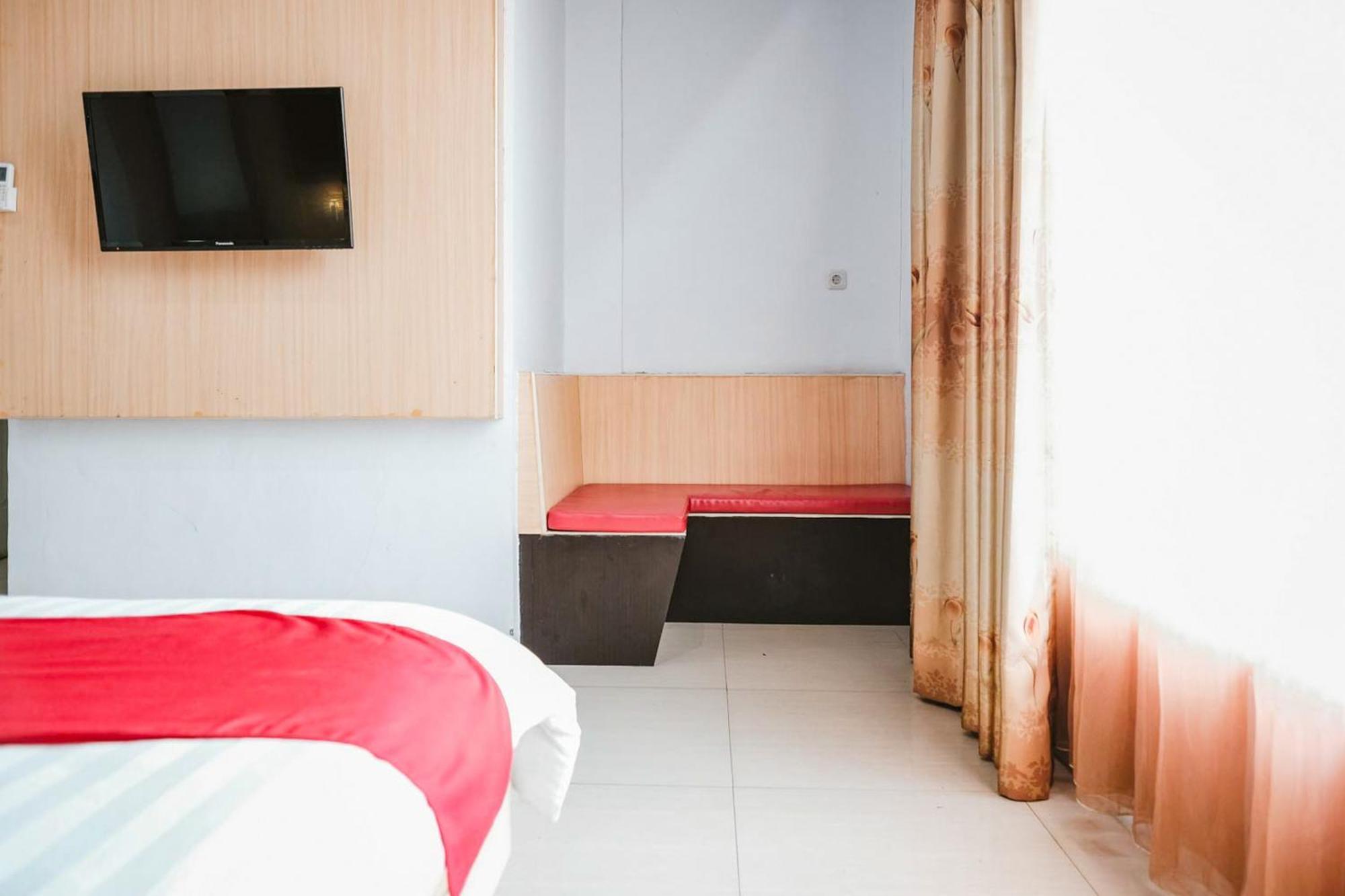 Reddoorz Premium At Hotel T-One Jambi Tanjungjohor Zewnętrze zdjęcie